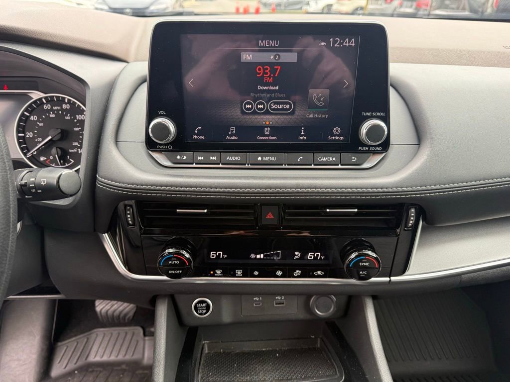 Used 2021 Nissan Rogue SV AWD/4WD image 12