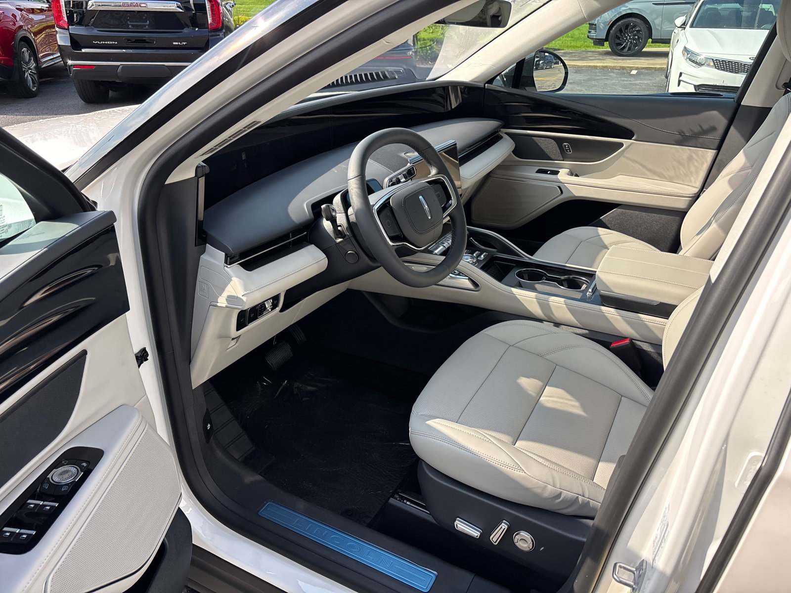 New 2026 Lincoln Nautilus Premier AWD/4WD image 25