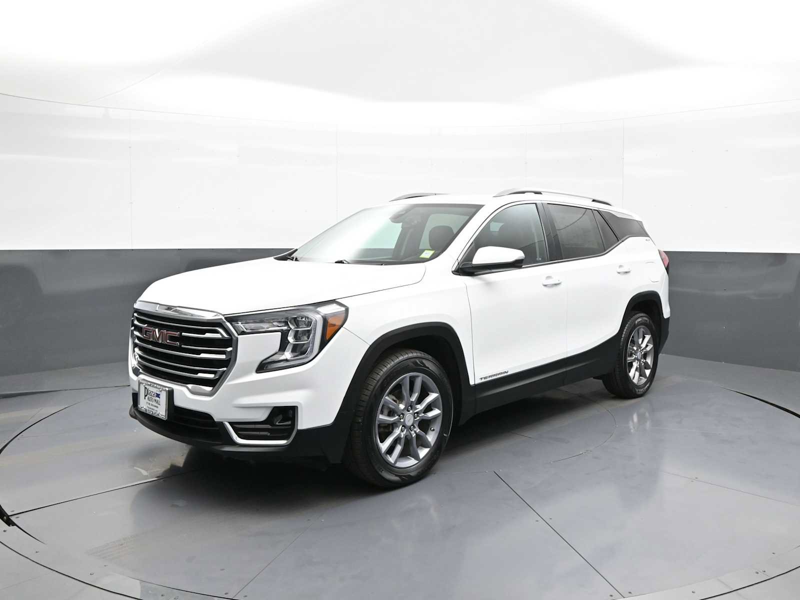 Used 2022 GMC Terrain SLT w/ Infotainment Package II AWD/4WD image 1