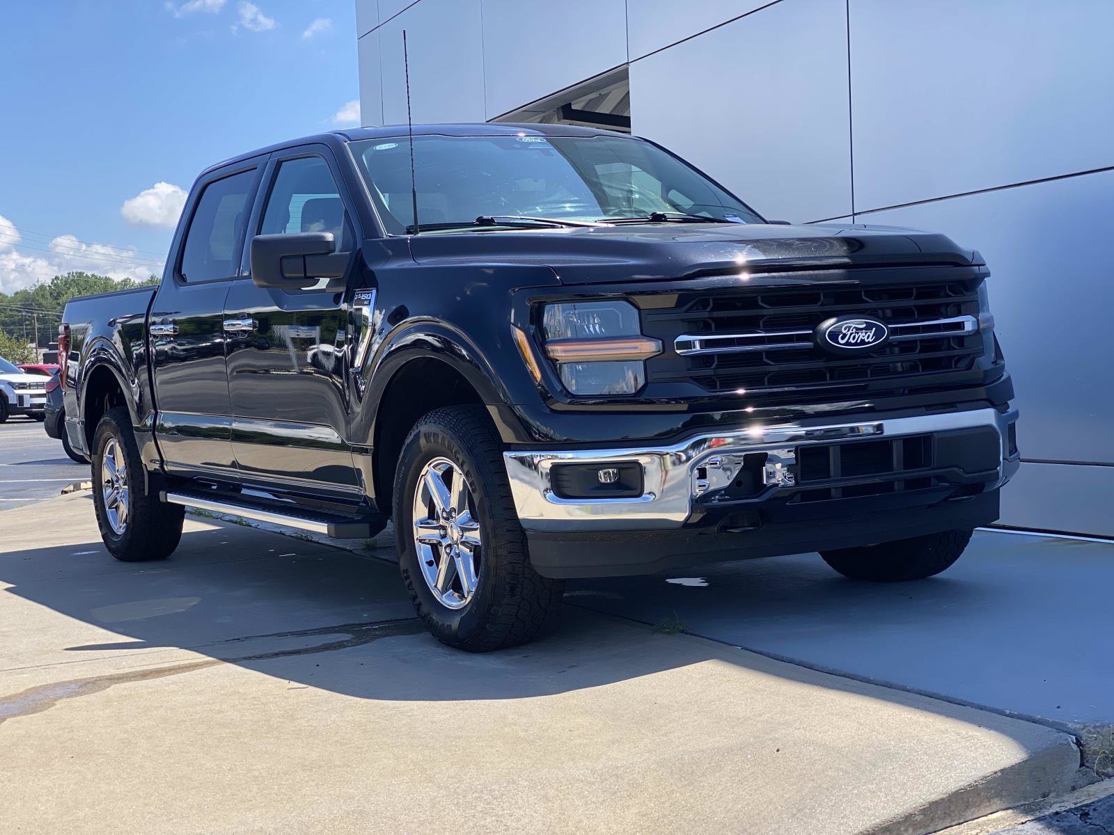 Used 2025 Ford F150 XLT w/ Equipment Group 301A Standard AWD/4WD image 1
