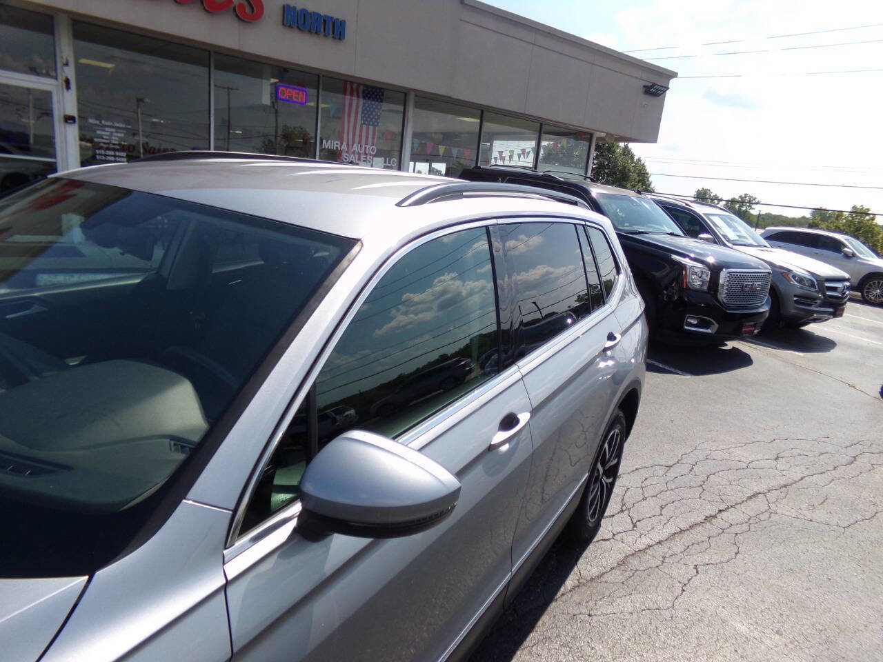 Used 2021 Volkswagen Tiguan SE image 36