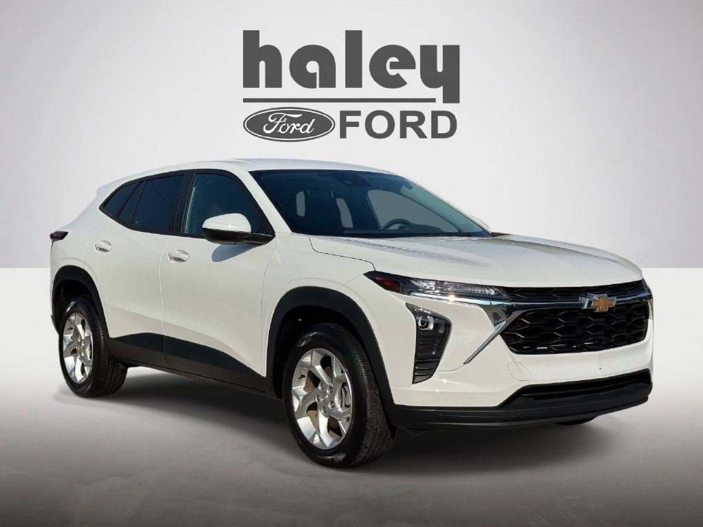 Used 2024 Chevrolet Trax LS w/ LS Convenience Package