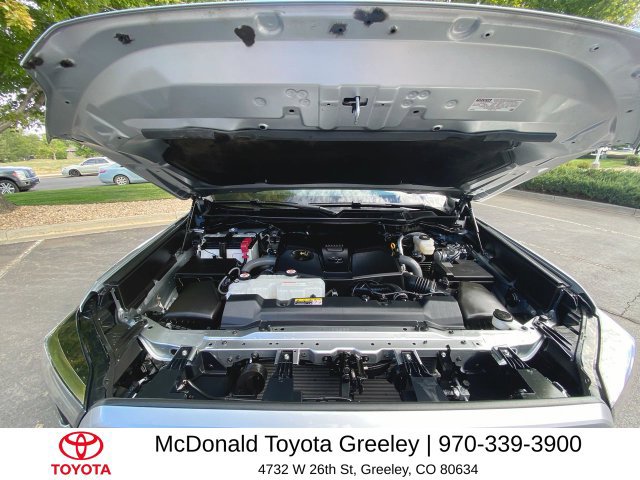 Used 2025 Toyota Tundra Limited AWD/4WD image 25
