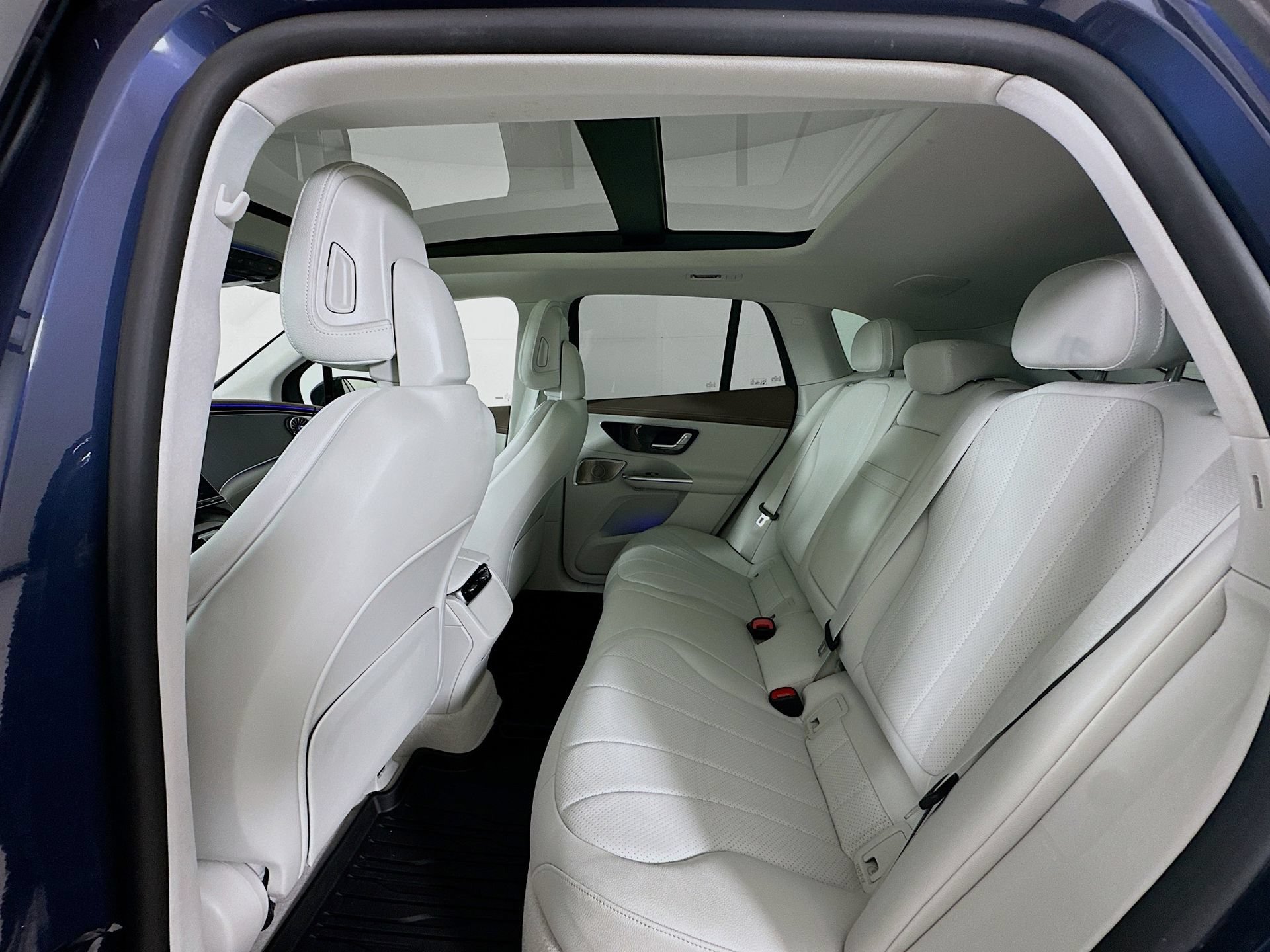 Certified 2023 Mercedes-Benz EQE 350+ 4MATIC SUV image 27