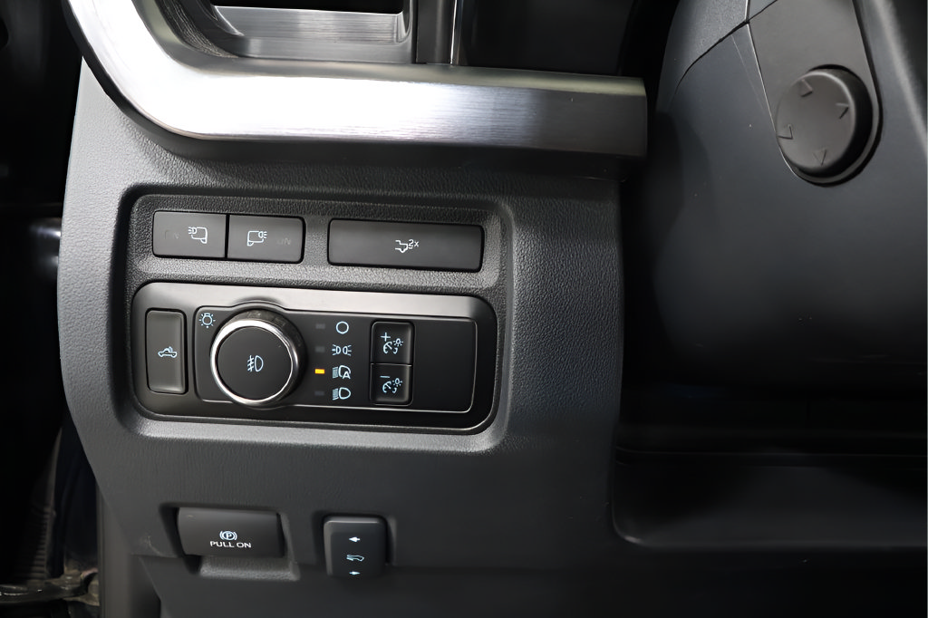 Used 2023 Ford F250 Lariat w/ Lariat Ultimate Package AWD/4WD image 19