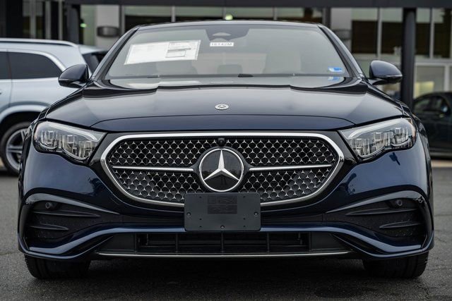 New 2026 Mercedes-Benz E 350 4MATIC Sedan image 2