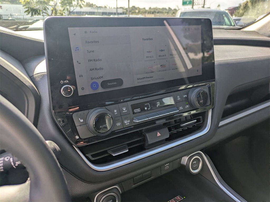 Used 2025 Toyota Grand Highlander AWD image 20