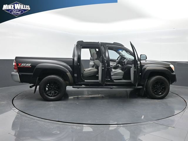 Used 2015 Toyota Tacoma PreRunner w/ SR5 Package image 27