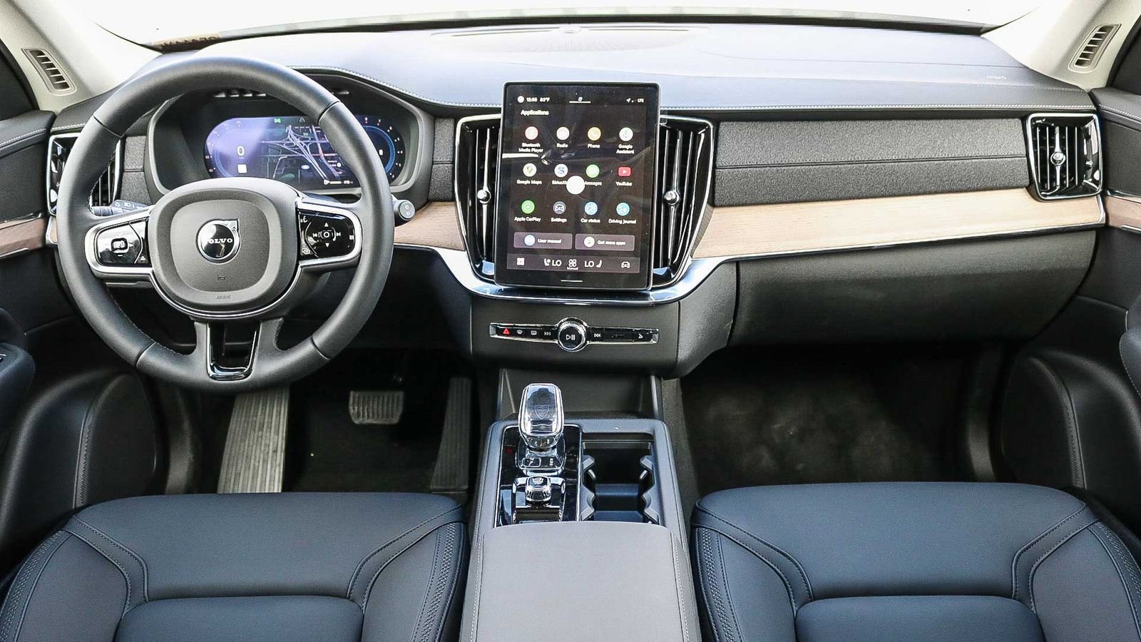 Used 2025 Volvo XC90 B6 Core w/ Protection Package Premier AWD/4WD image 14
