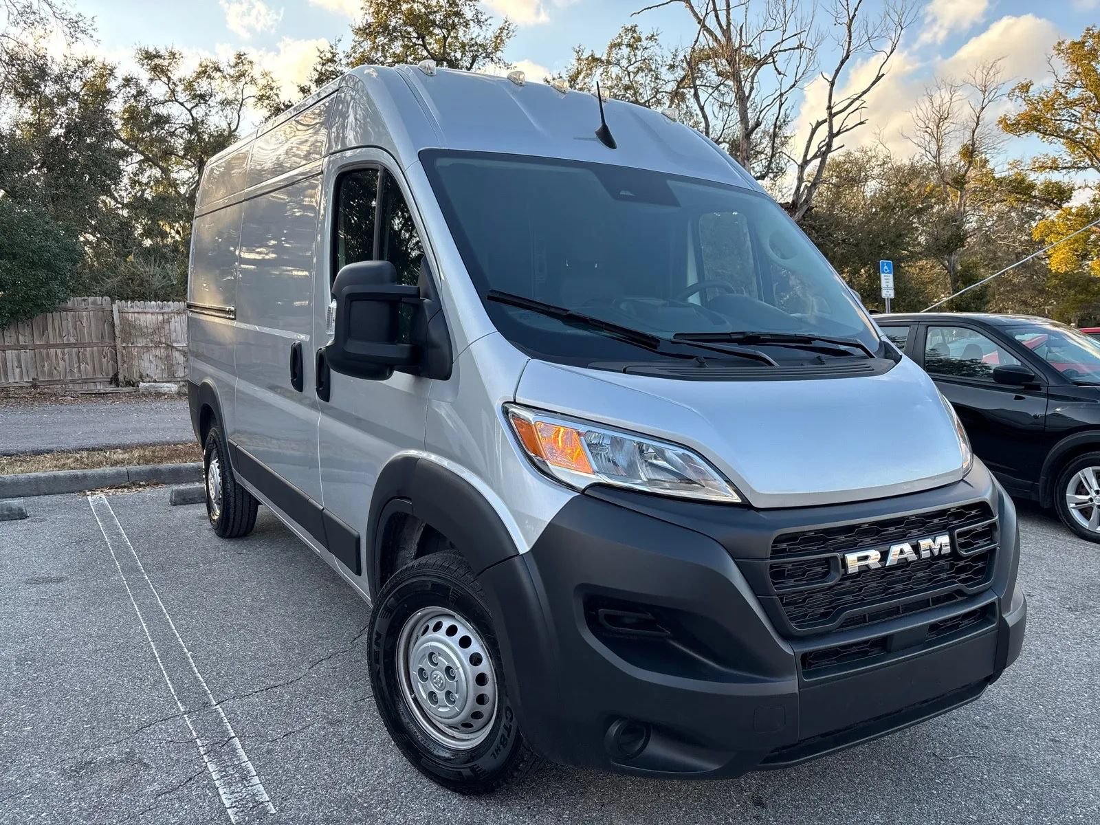 Used 2025 RAM ProMaster 3500 FWD image 4