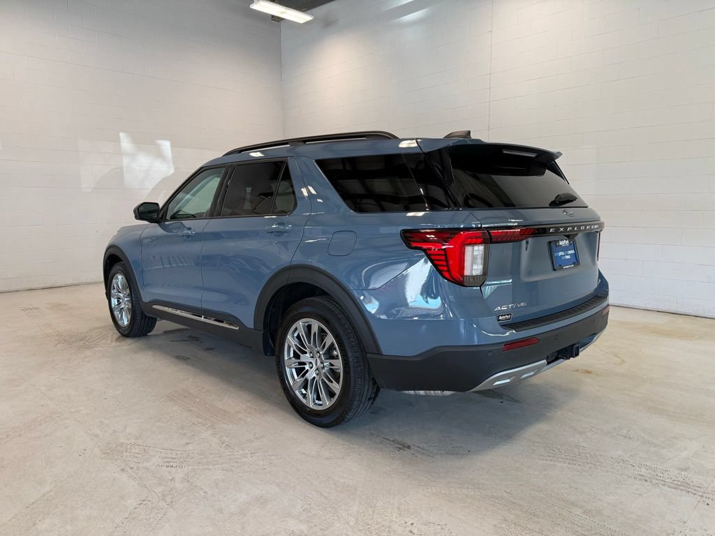 Certified 2025 Ford Explorer Active w/ Active Comfort Package AWD/4WD image 5