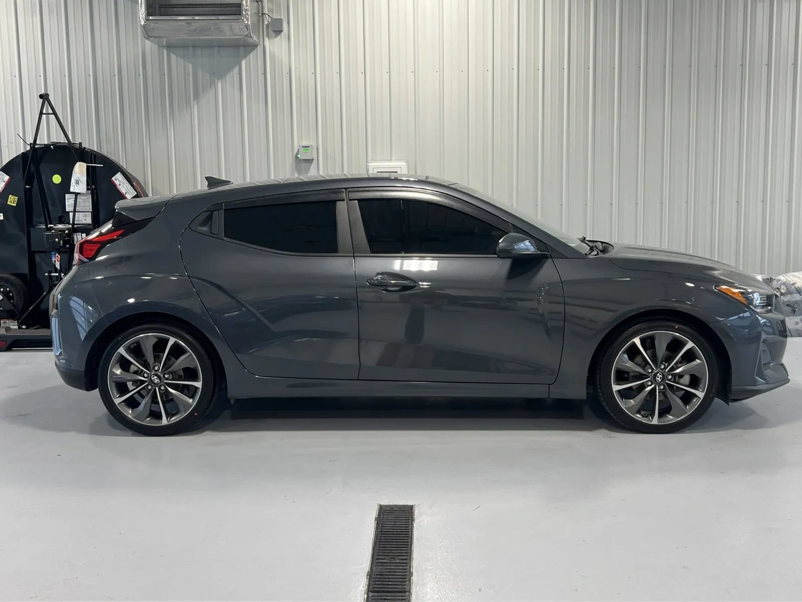 Used 2020 Hyundai Veloster 2.0 Premium FWD image 2