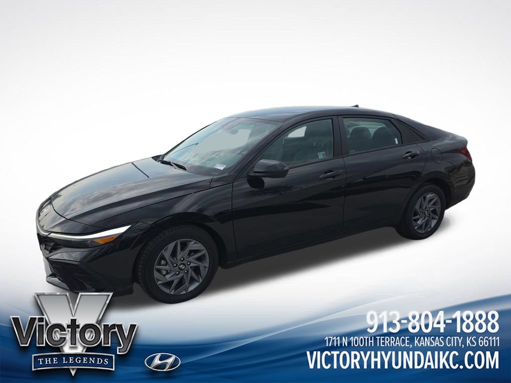 Used 2024 Hyundai Elantra SEL FWD image 1