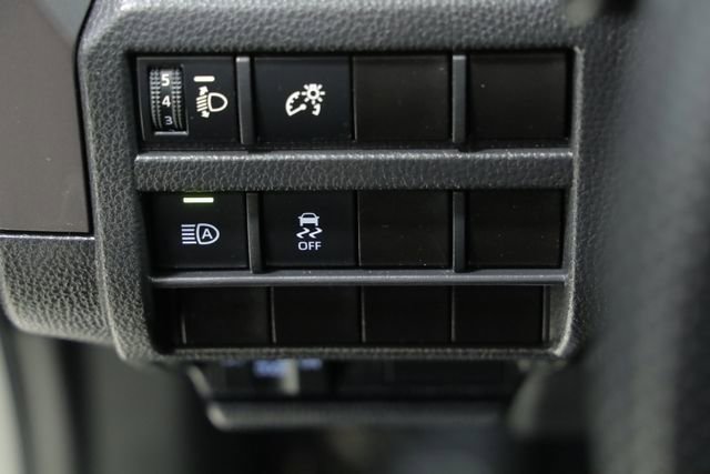 Used 2025 Toyota Tacoma SR5 AWD/4WD image 26
