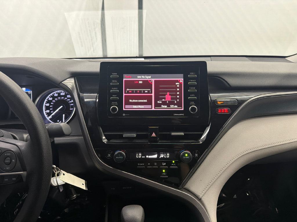 Used 2022 Toyota Camry LE FWD image 27