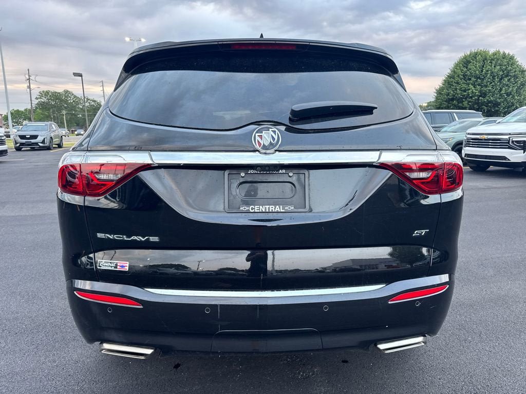 Used 2022 Buick Enclave Essence w/ Sport Touring Edition FWD image 5