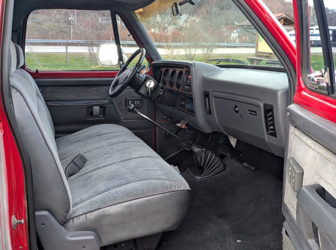 Used 1992 Dodge D/W Truck 250 image 6