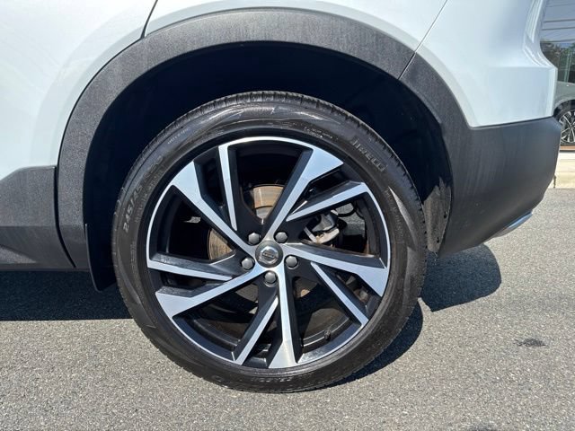 Used 2020 Volvo XC40 T5 R-Design w/ Protection Package AWD/4WD image 9