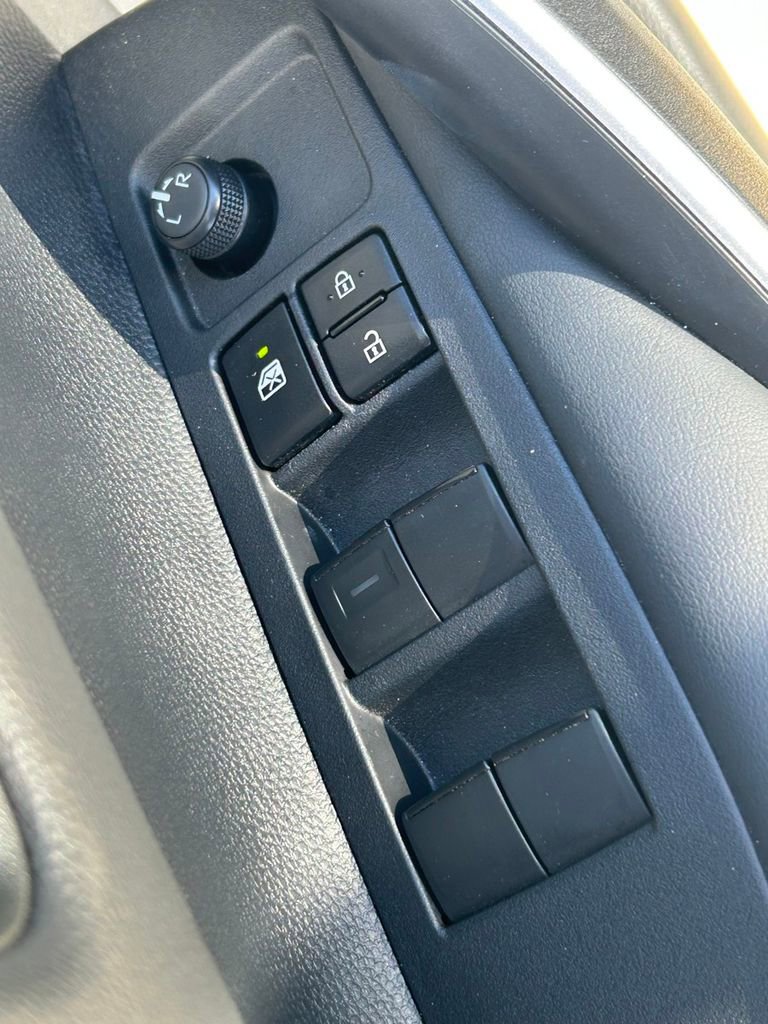 Used 2025 Toyota Corolla SE image 23