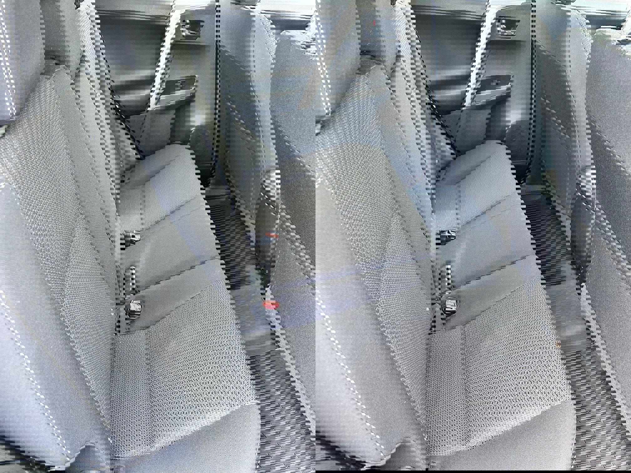 Used 2017 Toyota RAV4 XLE image 9