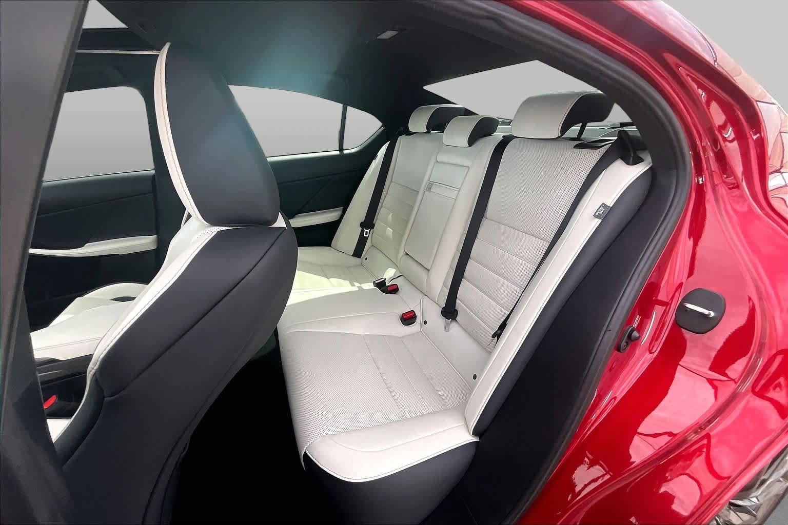 Used 2022 Lexus IS 350 F Sport RWD image 19