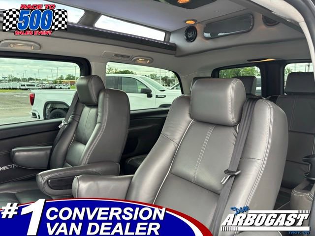 Used 2019 Mercedes-Benz Metris Passenger image 42