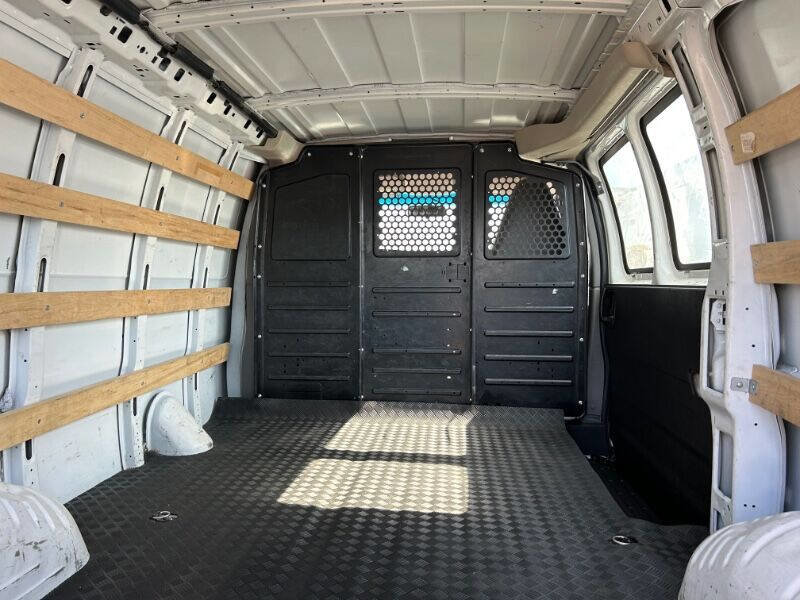 Used 2019 Chevrolet Express 2500 w/ Driver Convenience Package image 13