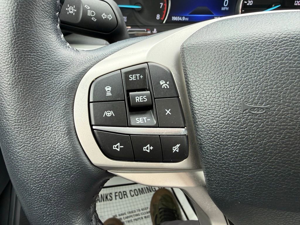 Used 2022 Ford Explorer XLT w/ Equipment Group 202A image 16