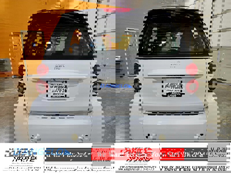 Used 2015 smart fortwo passion image 6