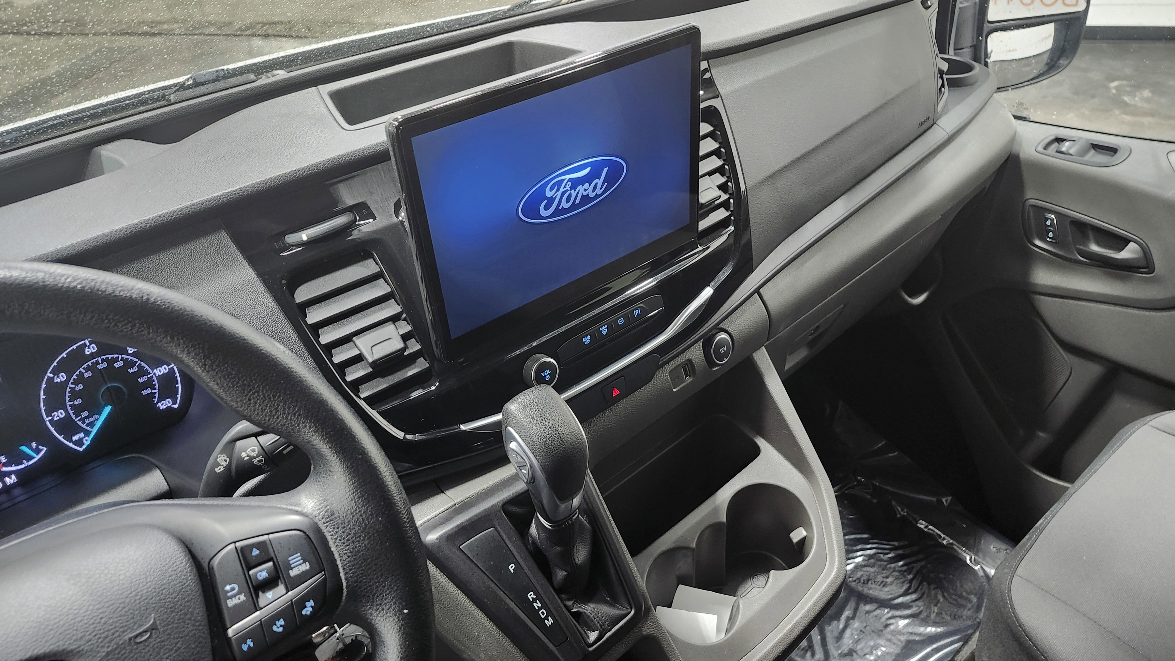 Used 2023 Ford Transit 350 XLT image 31