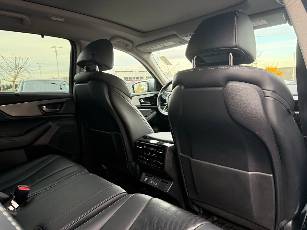Used 2024 Acura MDX SH-AWD w/ Technology Package image 17