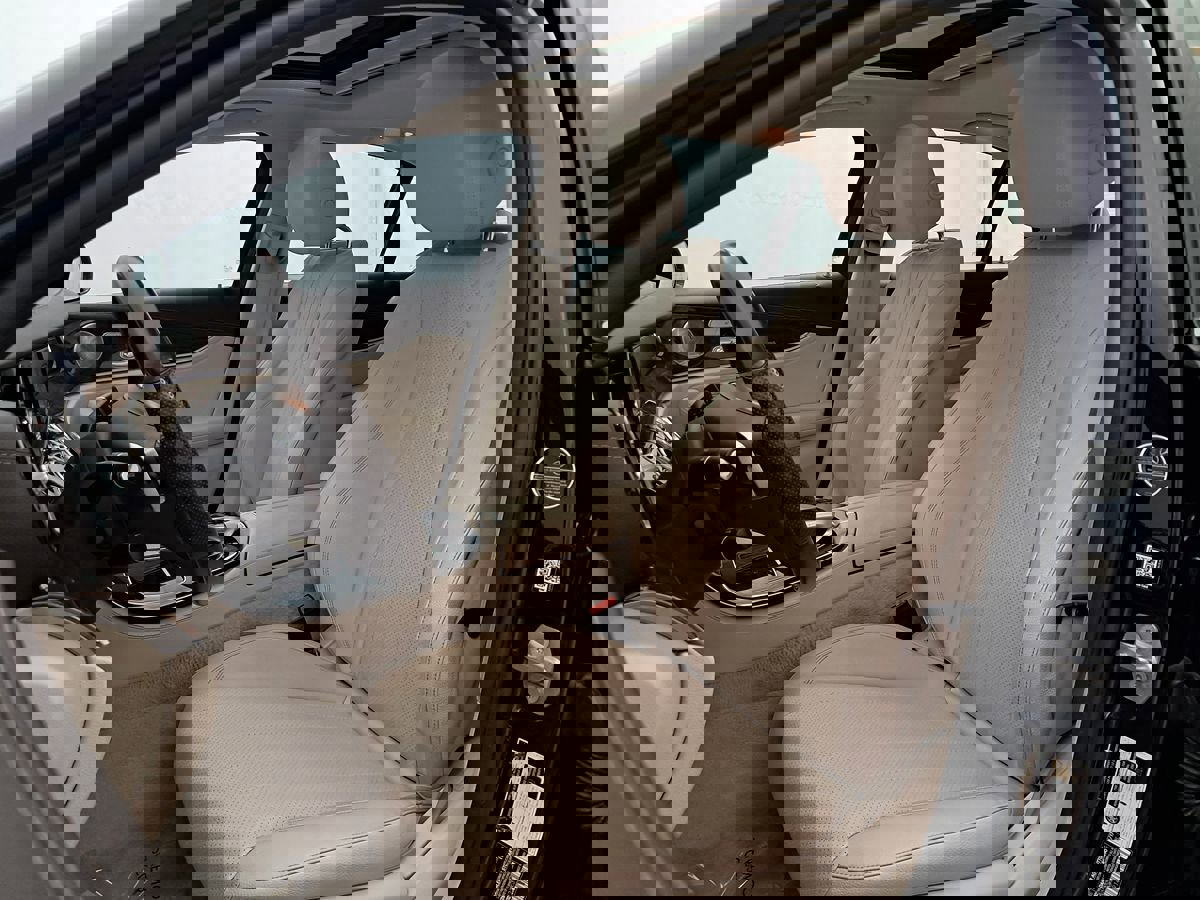 Used 2018 Mercedes-Benz E 300 4MATIC image 8