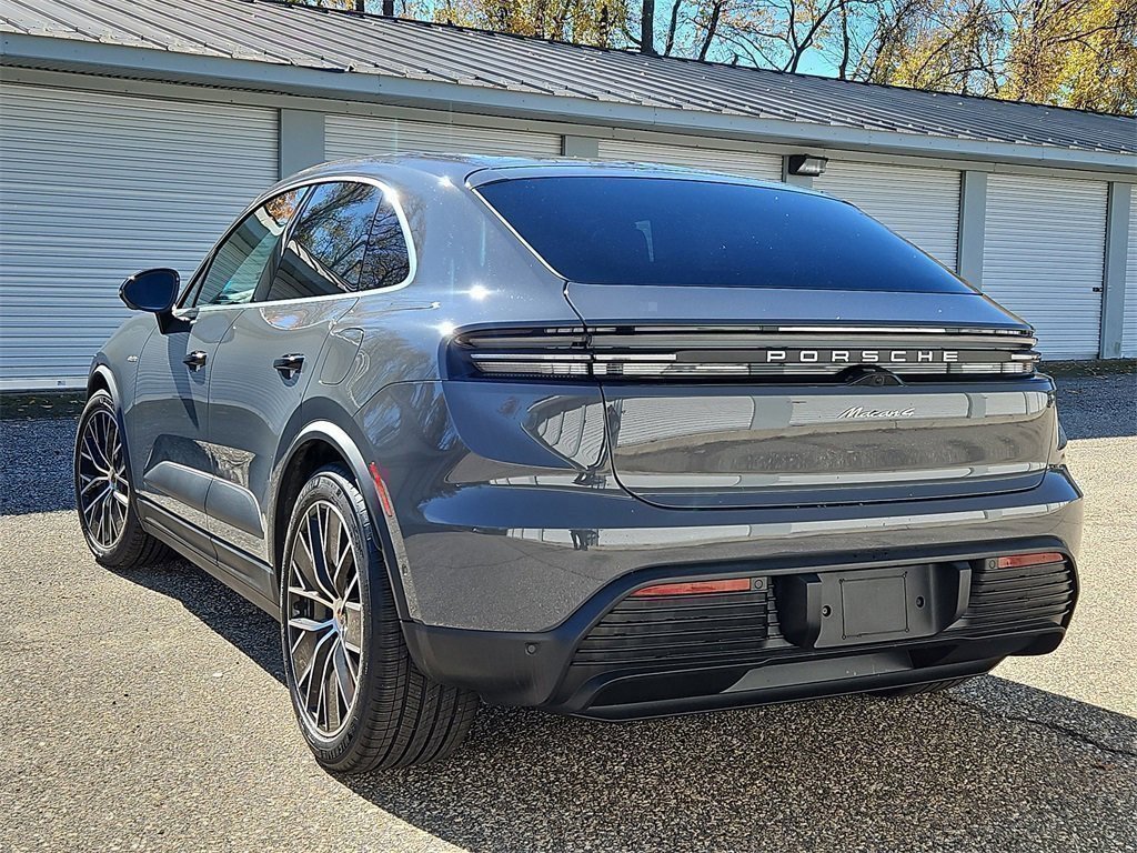 Certified 2025 Porsche Macan 4 Electric image 3