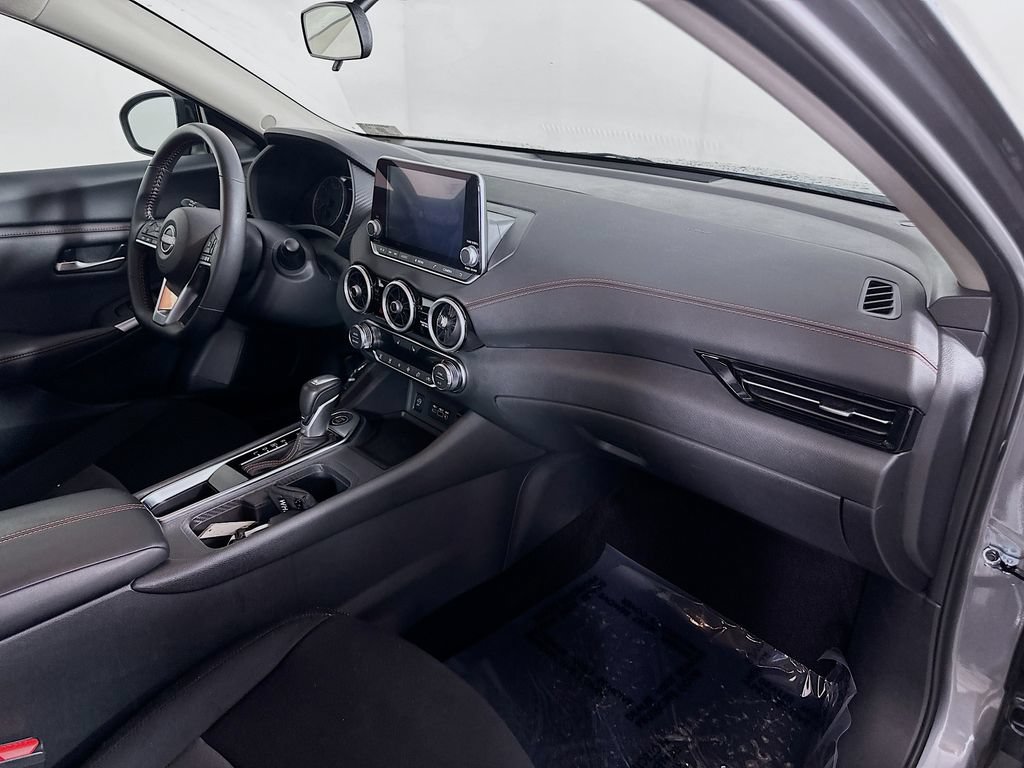 Certified 2025 Nissan Sentra SR FWD image 36