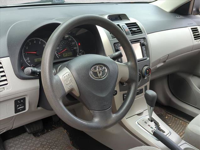 Used 2013 Toyota Corolla LE FWD image 6