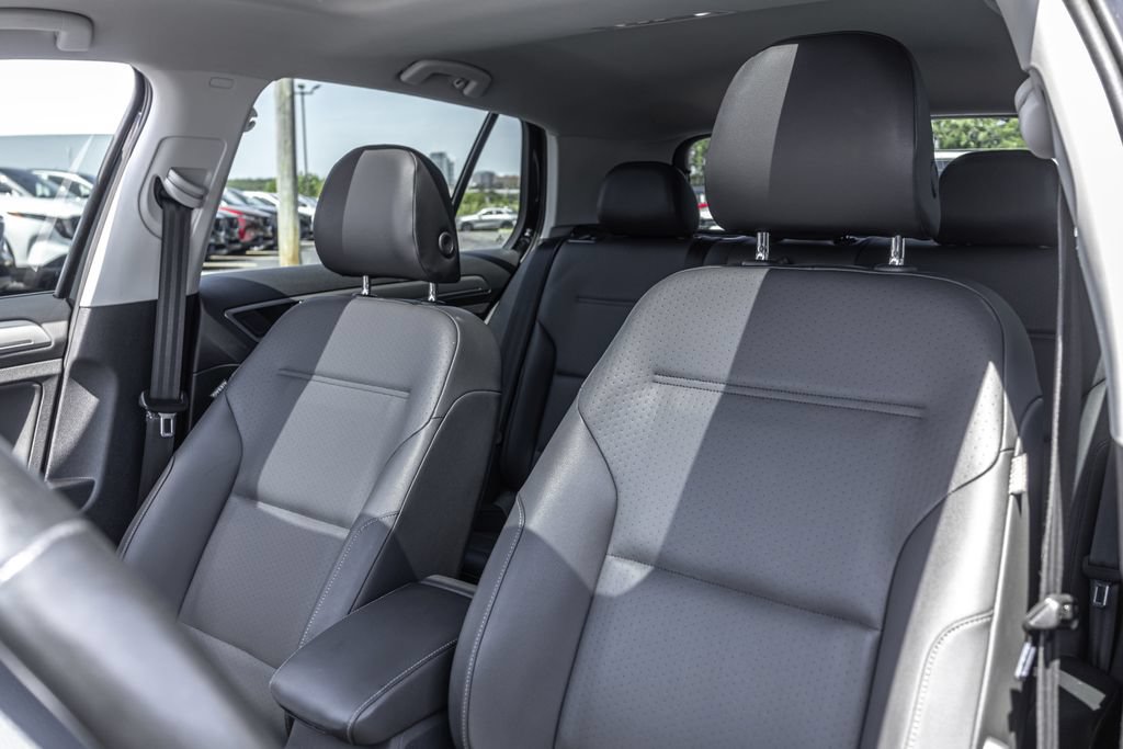 Used 2015 Volkswagen Golf TDI SE w/ Lighting Package FWD image 13