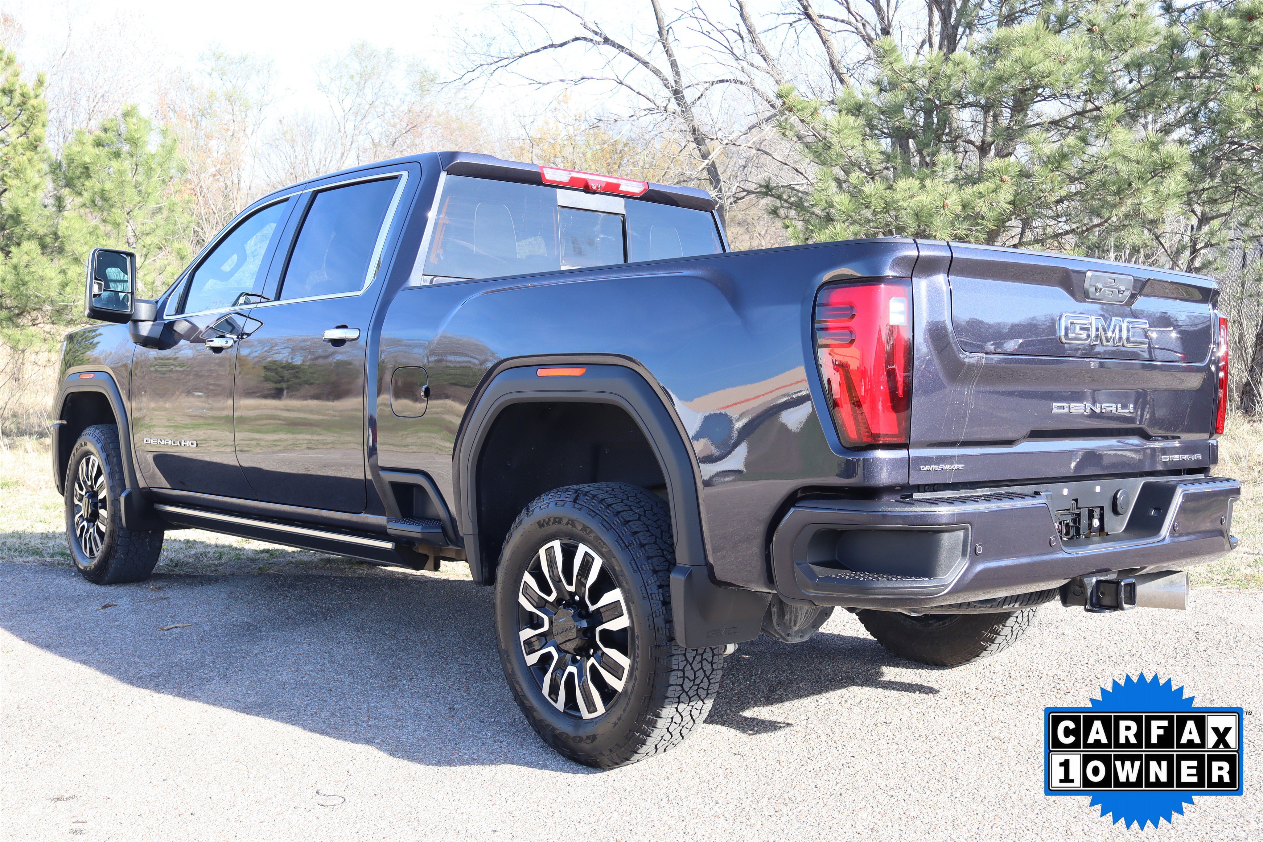Used 2025 GMC Sierra 2500 Denali Ultimate image 10