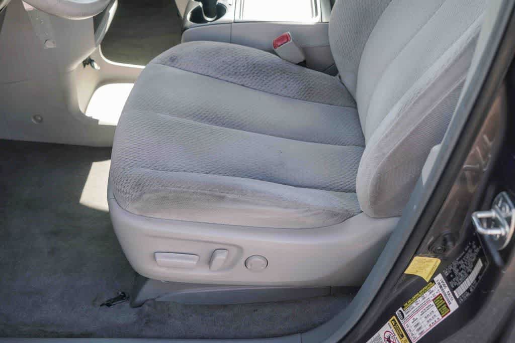 Used 2012 Toyota Sienna LE w/ Towing Pkg FWD image 20
