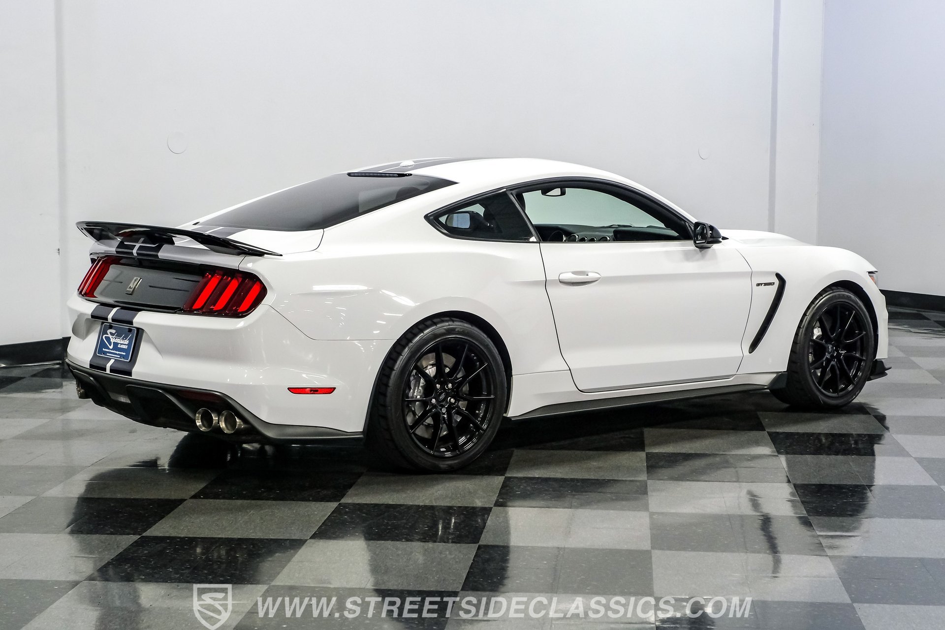 Used 2019 Ford Mustang Shelby GT350 w/ Technology Package RWD image 13