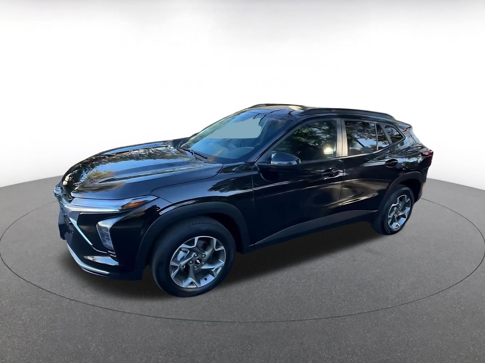 Used 2025 Chevrolet Trax LT w/ LT Convenience Package image 8