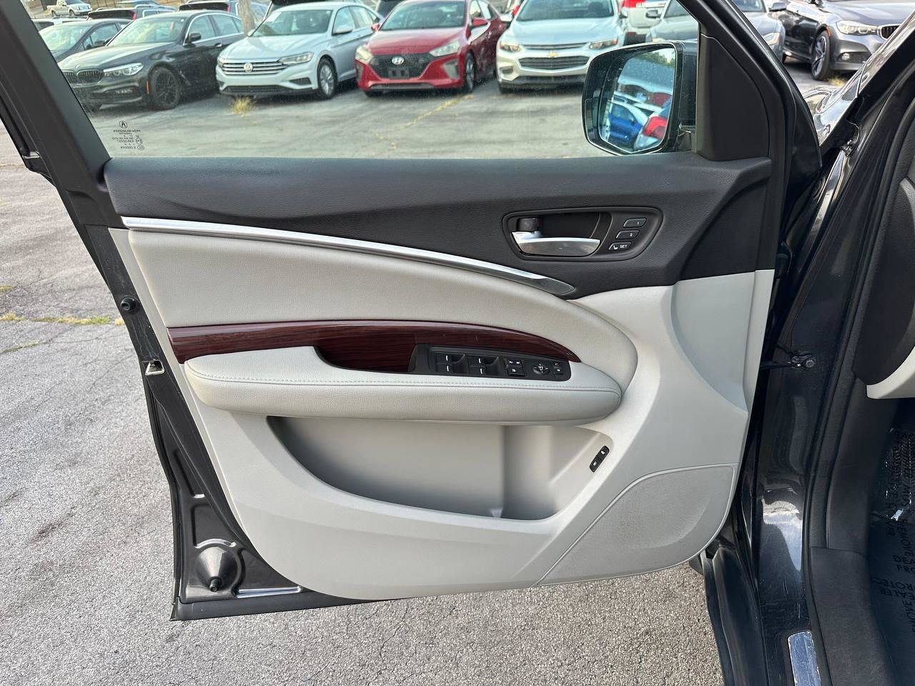 Used 2016 Acura MDX w/ AcuraWatch Plus Package FWD image 18