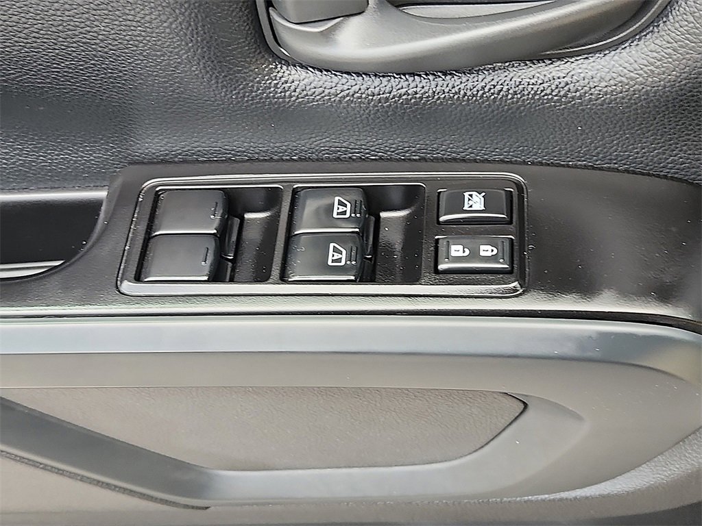 Used 2017 Nissan Titan S image 25