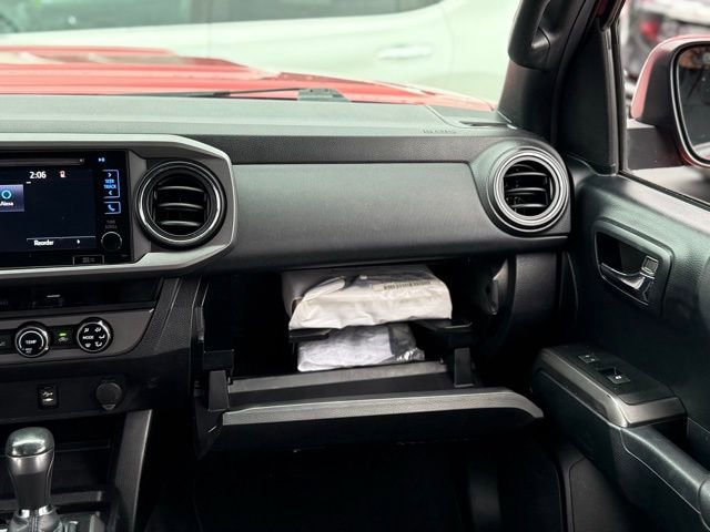 Used 2016 Toyota Tacoma SR image 32