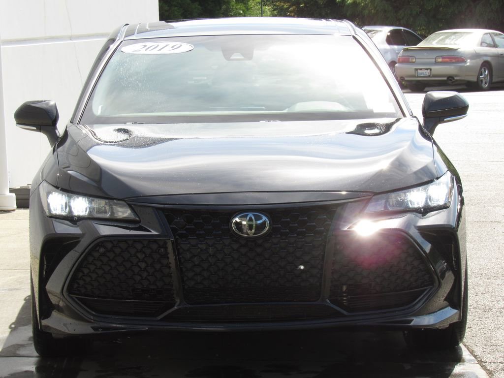 Used 2019 Toyota Avalon XSE FWD image 3