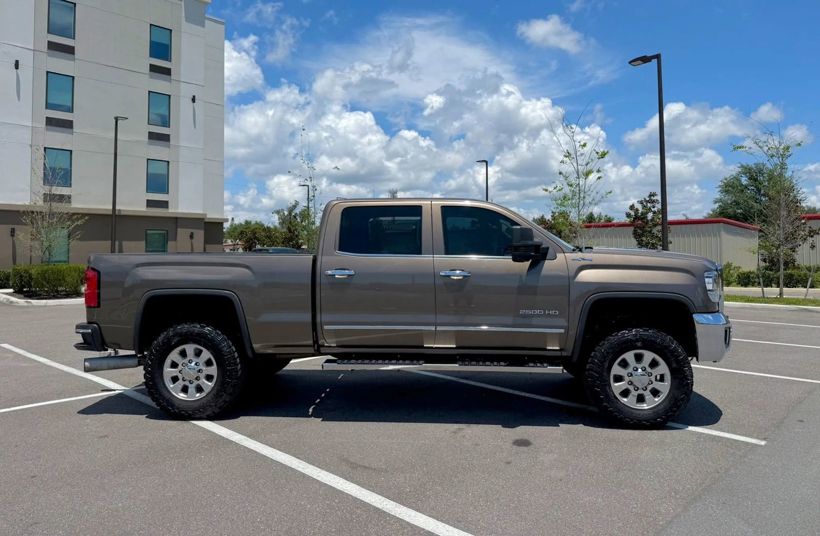 Used 2015 GMC Sierra 2500 SLT w/ Duramax Plus Package AWD/4WD image 2