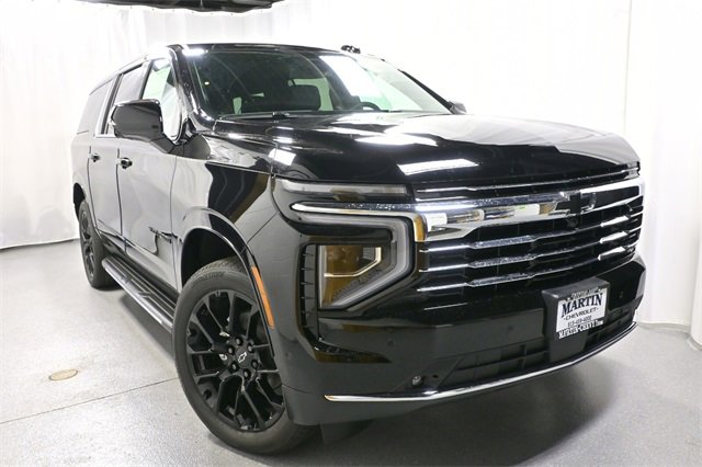 New 2026 Chevrolet Suburban LT w/ Comfort Package image 2