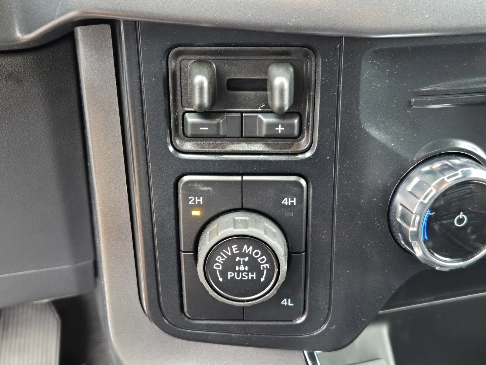 New 2026 Ford F150 XLT w/ FX4 Off-Road Package AWD/4WD image 10