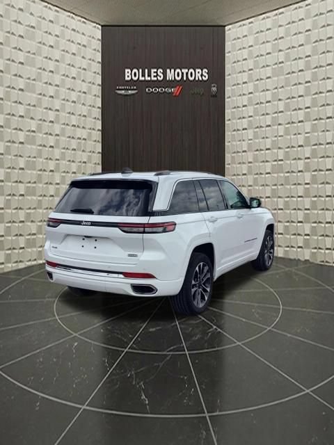 Certified 2023 Jeep Grand Cherokee Overland w/ Luxury Tech Group IV AWD/4WD image 5