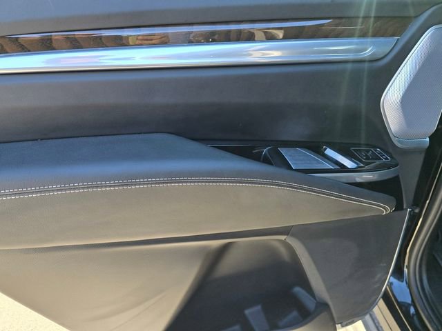 Used 2025 Cadillac Escalade Sport Platinum image 16