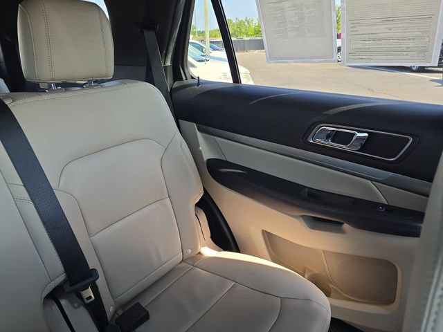 Used 2018 Ford Explorer XLT w/ Equipment Group 202A FWD image 14